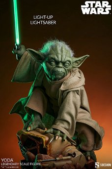 Sideshow Star Wars Yoda Legendary Scale statue