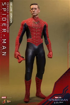 Hot Toys Spider-Man No Way Home Friendly Neighborhood Figure Deluxe MMS662 - 1