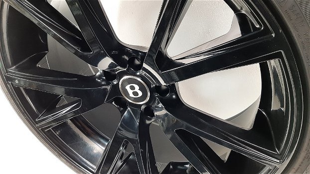 Velgen set Bentley Bentayga 23 inch - 2