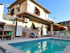 Ref: SP148  Top 4 slaapkamer villa met privé zwembad en grote terrassen