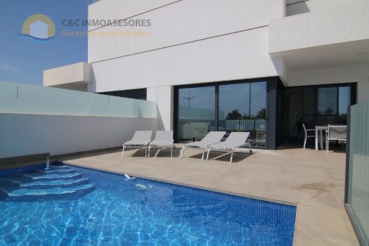 Ref: 1217 Schitterend afgewerkte villa met privé zwembad en een vrij uitzicht - 0