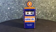 Tokheim 350 twin gas pump UNION 1:18 Greenlight