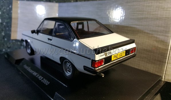 Ford Escort MKII RS 2000 wit 1:18 MCG - 2