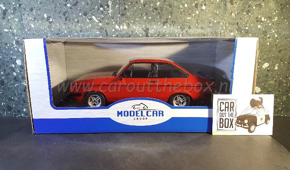 Ford Escort MKII RS 2000 rood 1:18 MCG - 4
