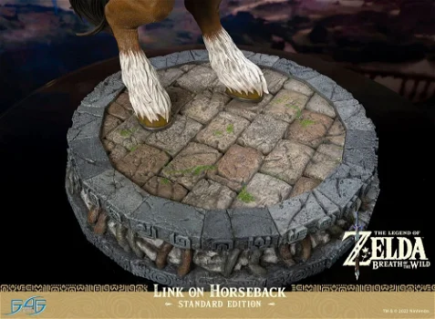 First 4 Figures The Legend of Zelda Breath of the Wild Link on Horseback - 6