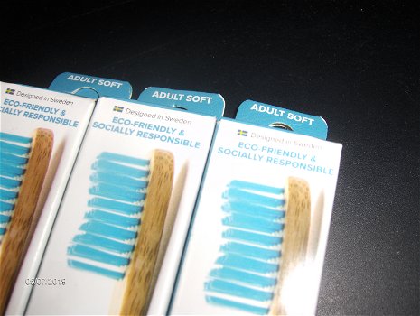 Drie Nieuwe Vitadent Humble Brush Tandenborstels Adult Soft. - 3