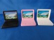 Poppenhuis 1:12 laptopje van kunststof kleur zwart of wit of roze - 0 - Thumbnail