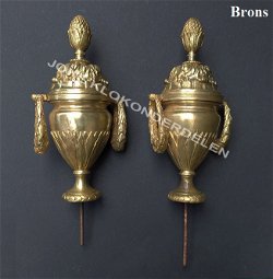 = 2 Ornamenten = oud = 48033