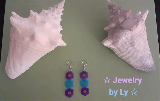 Handmade strijkkralen oorbellen bloemen paars en blauw Jewelry by Ly - 0
