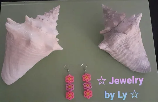 Handmade strijkkralen oorbellen bloemen roze Jewelry by Ly - 0
