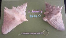 Handmade kralen sleutelhanger paars Jewelry by Ly