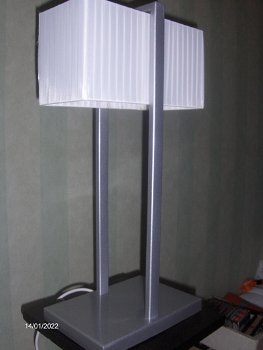 Twee Modern Art Grote Metalen Tafellampen met Wittse Stoffen Kappen in Nieuwstaat. - 1