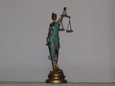 polystone beeld , Vrouwe Justitia - 3