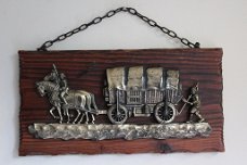 Vintage decoratiebord met paarden en wagen 