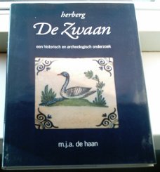 Herberg De Zwaan. Hardinxveld-Giessendam. ISBN 9070960346.