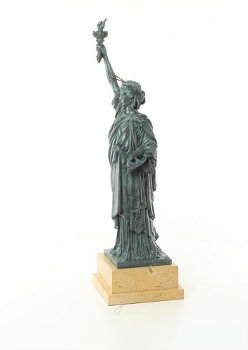 Een brons beeld , het vrijheids beeld - 2