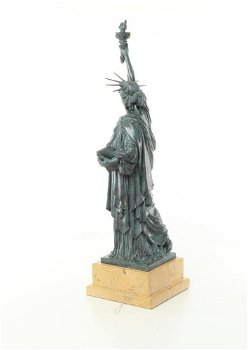 Een brons beeld , het vrijheids beeld - 3