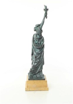Een brons beeld , het vrijheids beeld - 6