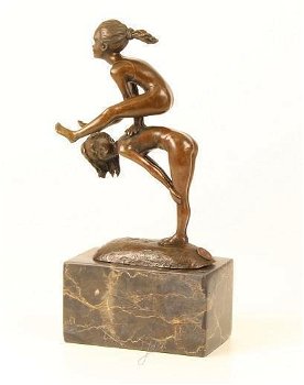brons beeld , bokkie sprong - 1