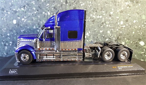 International Lonestar blauw 1:43 Ixo V743 - 0