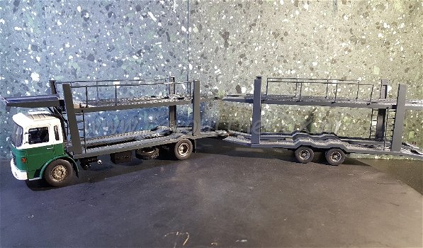 MAN autotransporter groen 1:43 Ixo V745 - 0