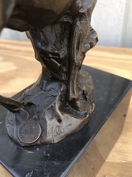 Een brons beeld van een hert , hert - 2