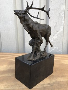 Een brons beeld van een hert , hert - 6