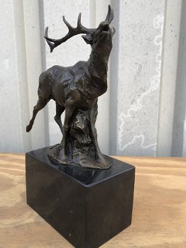 Een brons beeld van een hert , hert - 7
