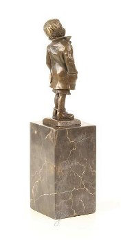 Een bronzen beeld , kleine jongen , kado - 5