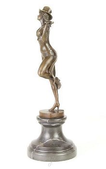 brons beeld , pikante dansesres - 2