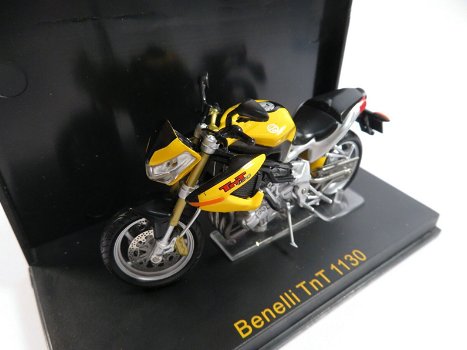 1:24 Ixo Moto 2004 Benelli TnT 1130 geel - 0