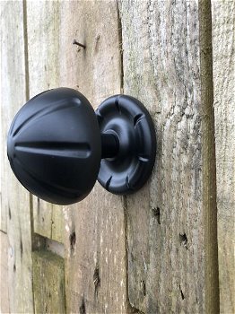 zwarte deurknop met rozet - 4