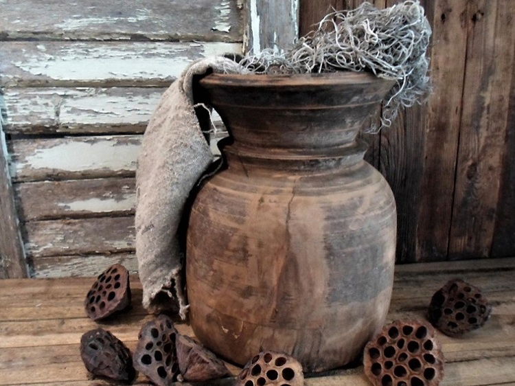 7652 P Oude Nepalese pot. - nr. 1