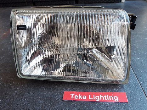 Mitsubishi Tredia (82-89) Koplamp Stanley 001-3231 Rechts NOS - 0