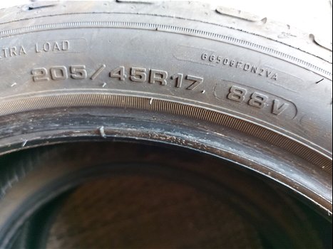 Goodyear 205/45 R17 88v - 1