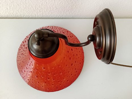 Vintage wandlamp met kap van rood glas - 1