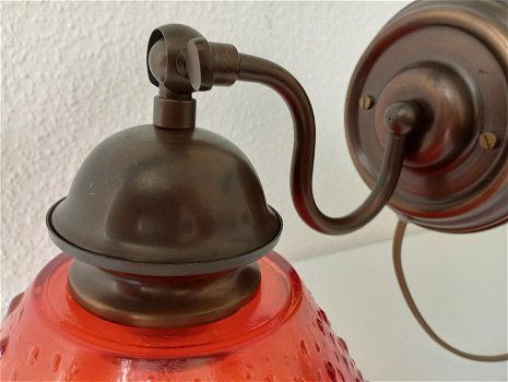 Vintage wandlamp met kap van rood glas - 2