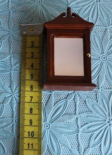 Miniatuur spiegelkastje 1:12