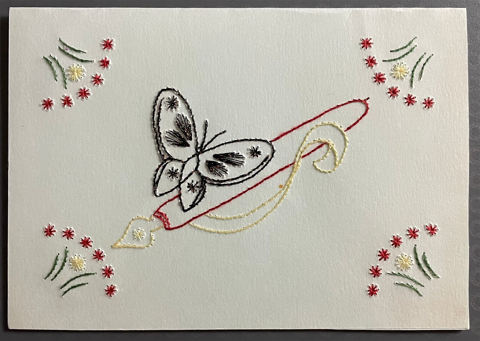 Dieren --- Vlinder op een kroontjespen - nr. 1