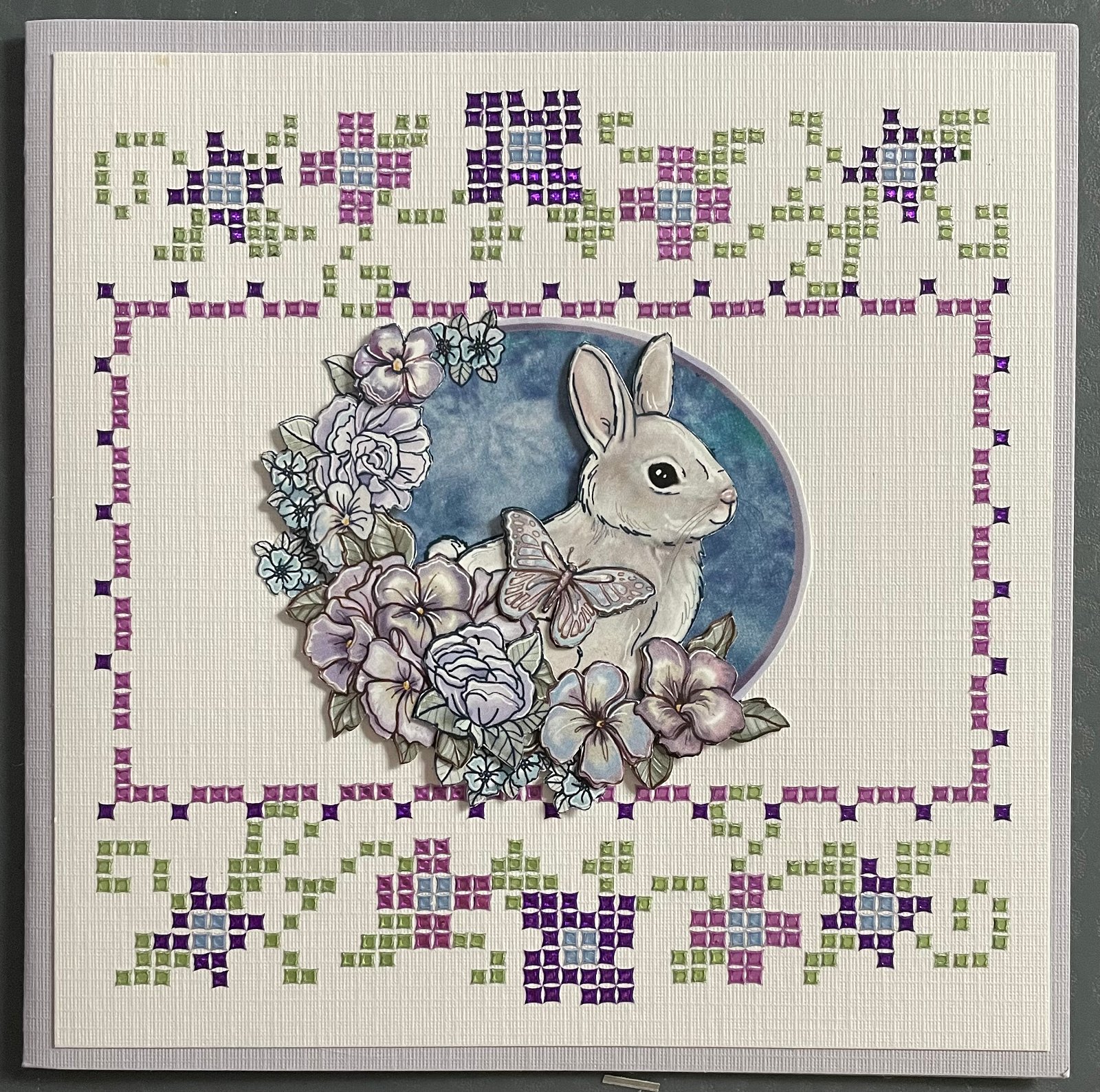 Dieren --- Konijn tussen de bloemen - nr. 1