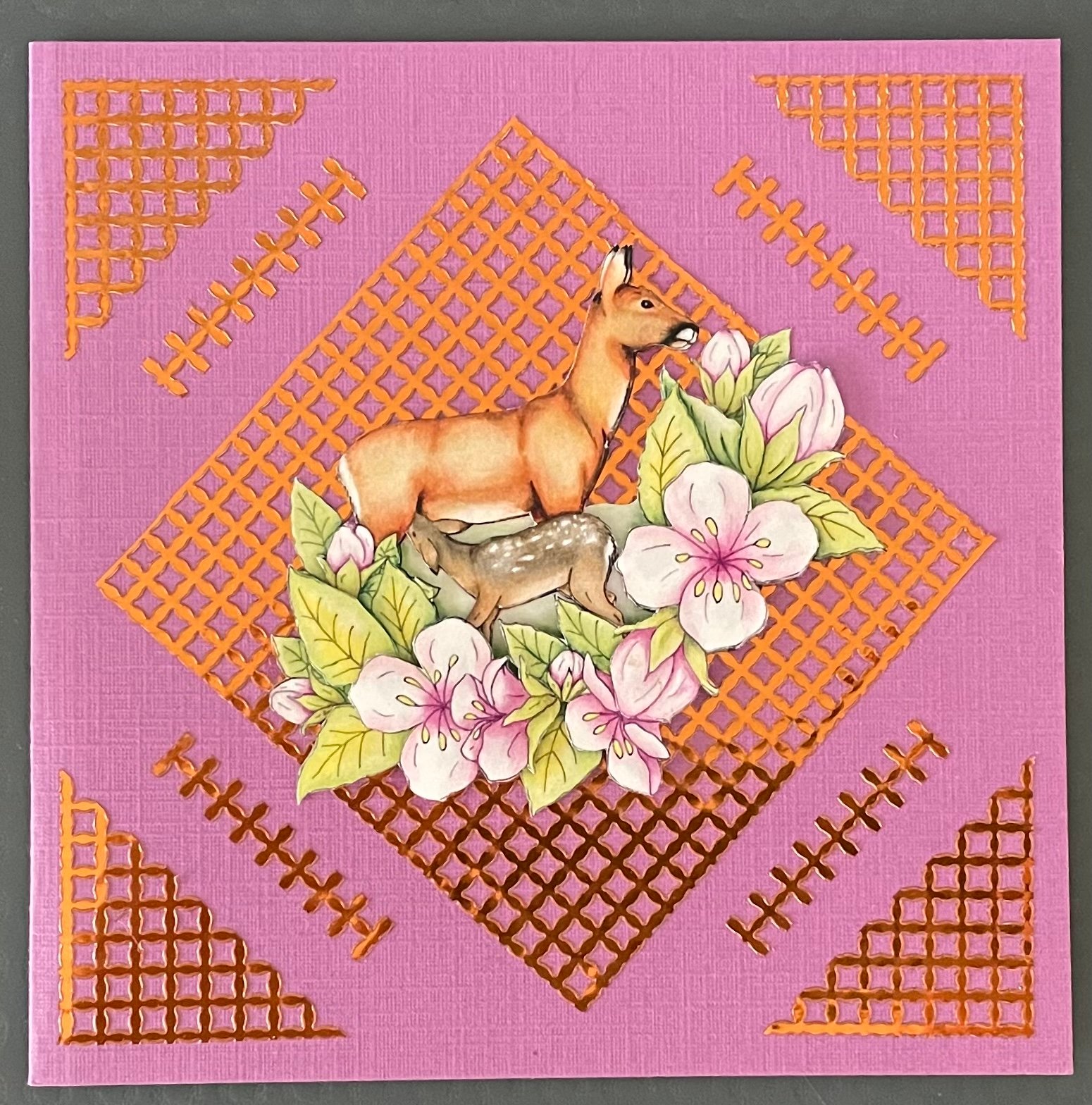 Dieren --- Hert met jonkie tussen de bloemen - nr. 1