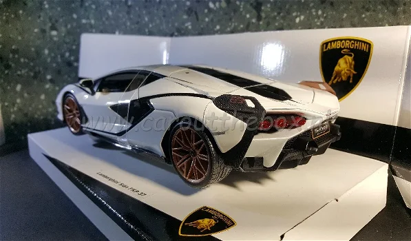 Lamborghini Sián FKP 37 wit 1:18 Bburago - 2