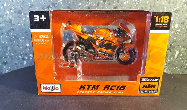 KTM RC16 Tech 3 #9 oranje 1:18 Maisto - 3