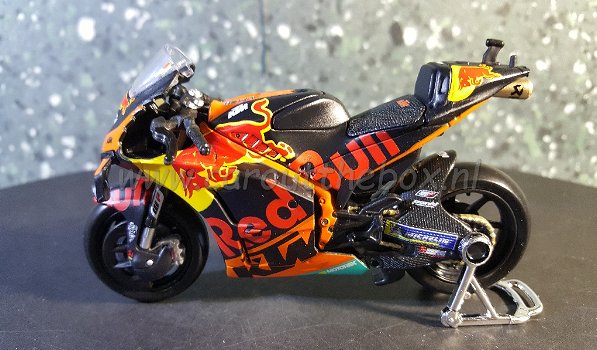 KTM RC16 #88 OLIVEIRA 1:18 Maisto - 0