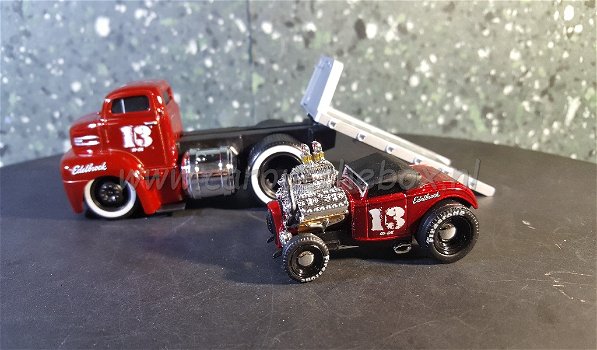 Ford COE 1950 + Ford1932 1:64 Maisto - 3