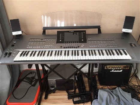 Yamaha Tyros 5 met 76 tasten Geen toneelapparaat - 0