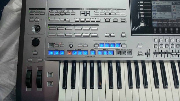 Yamaha Tyros 5, 61 toetsen 2015 - 1