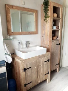 Mooie badkamermeubels van massief hout: gebruikt steigerhout of eiken