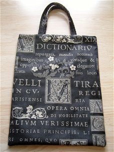 Handtas / shopper thema; Woordenboek/Dictionary Zwart & Ecru