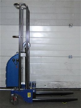 Semi elektrisch lichtgewicht / mini stapelaar 1500 mm 400 kg - 1